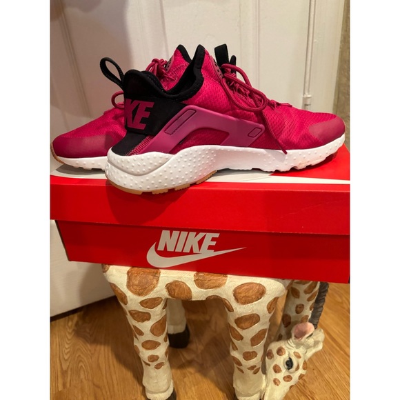 FINAL NIKE AIR HUARACHE RUN ULTA W/ WRISTBAND FINAL - Picture 5 of 9